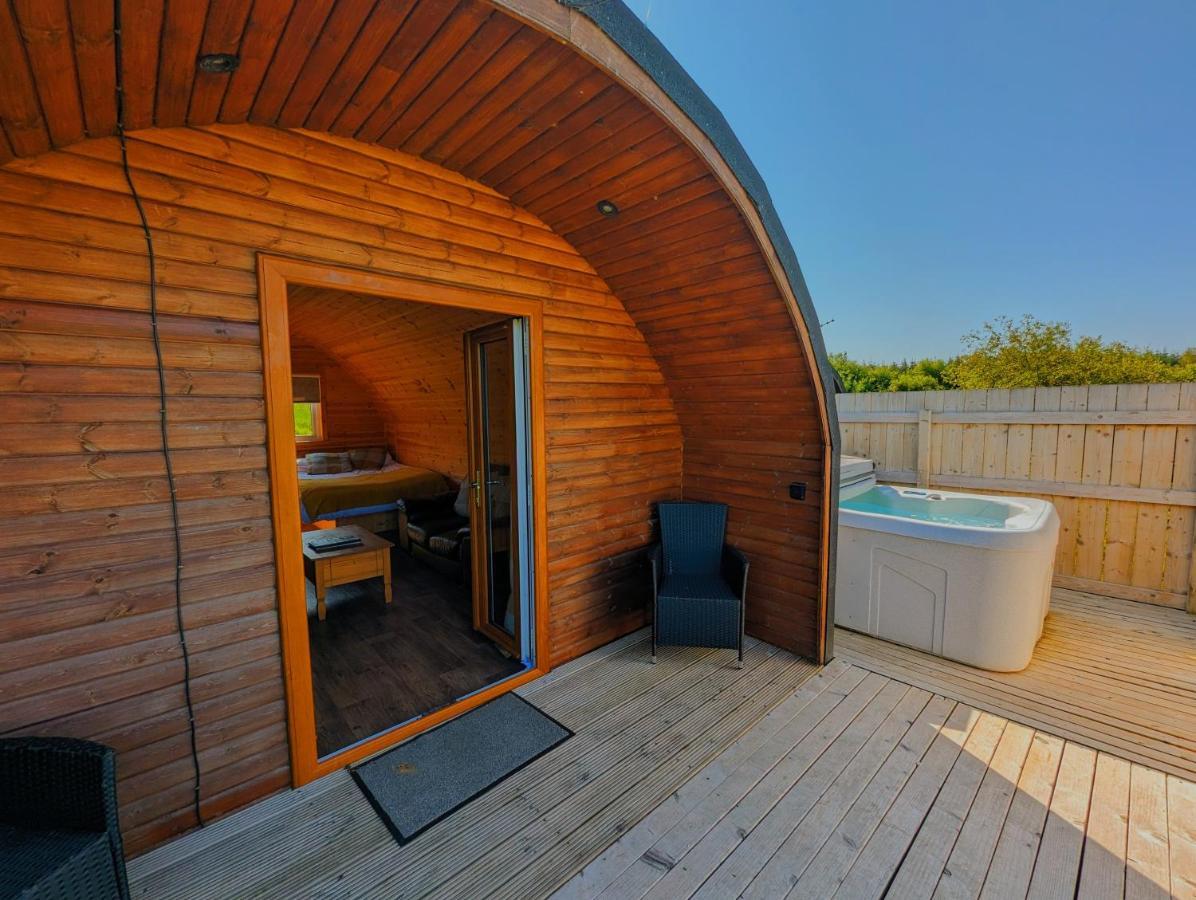 Pond View Pod 2 With Private Hot Tub -Pet Friendly- Fife - Loch Leven - Lomond Hills Villa Kelty Exterior photo